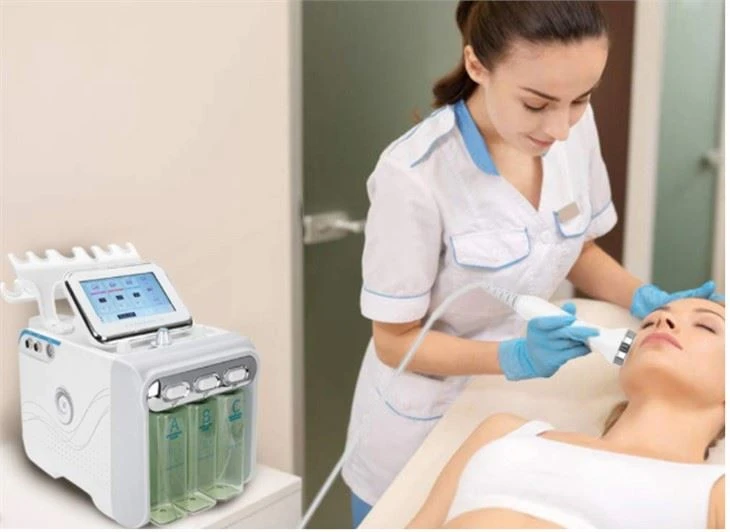 Multy-functinal  Small Bubble Machine For Skin Care And Rejuvenation